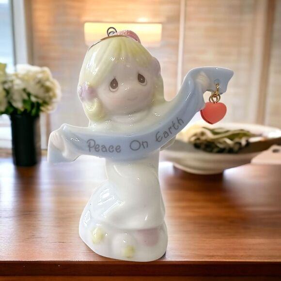 Avon Precious Moments Angel Ornament Peace on Earth Porcelain Christmas Vintage. - Picture 11 of 13